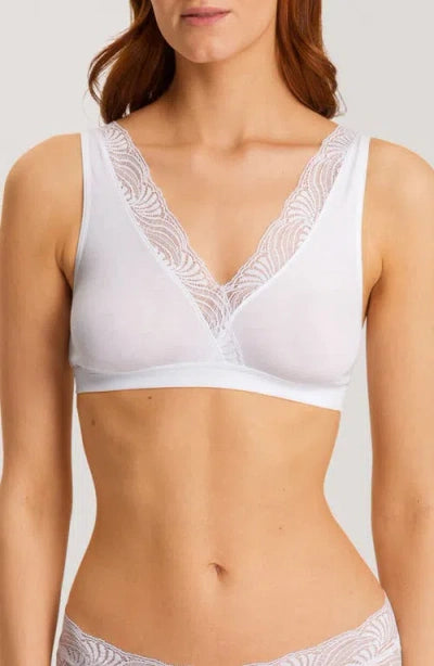 Women's bras using a bamboo fiber liningHanro - Cotton Delight Soft Cup Bra | White