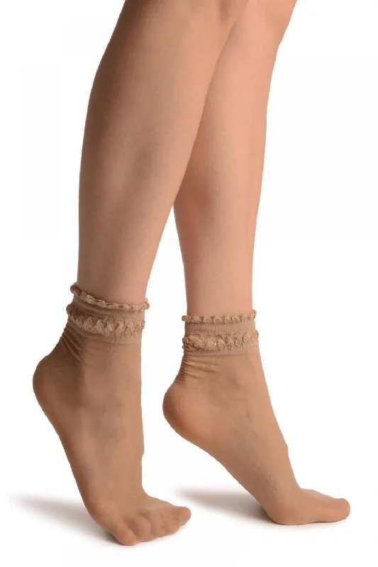 Women's arch - support socks for better comfortBeige With Roses And Silky Comfort Top Ankle High Socks