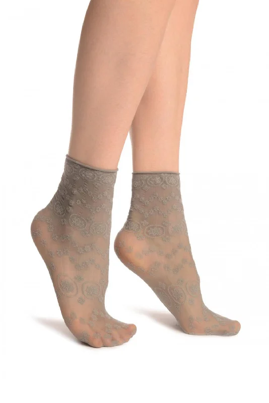 Women's ribbed knee - high socks for a classic lookGrey Water Lilly With Comfortable Top Ankle High Socks