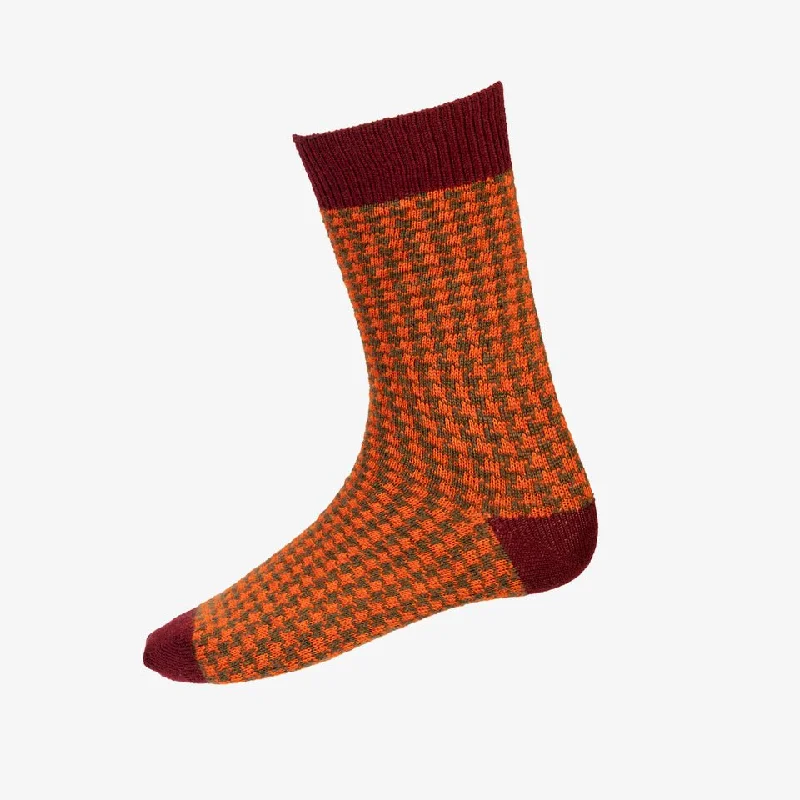 Women's over - the - calf socks with a stripe designMen's Houndstooth Casual Socks - Burgundy