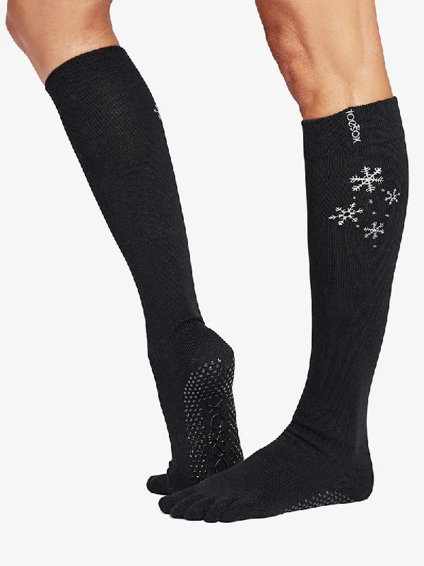 Women's ribbed knee - high socks for a classic lookToeSox Full Toe Knee High Grip Socks - Snowflurry