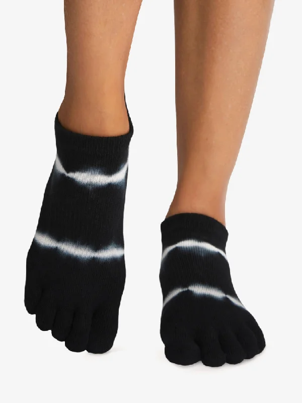 Women's wool - rich socks for winter warmthToeSox Full Toe Low Rise Grip Socks - Black Tie Dye Stripe