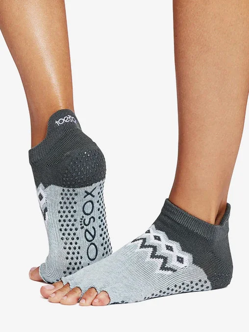 Women's adjustable - fit socks for a customized feelToeSox Half Toe Low Rise Grip Socks - Peaks